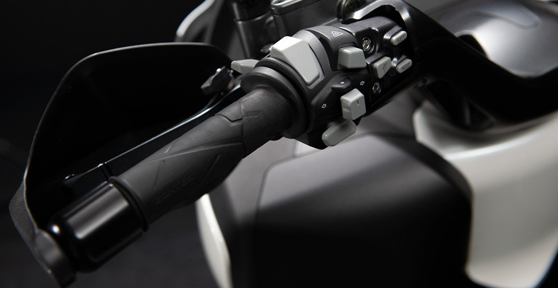 2024-04-24-15-01-14-MANETE DE FREIO COM FUNÇÃO ESTACIONAMENTO