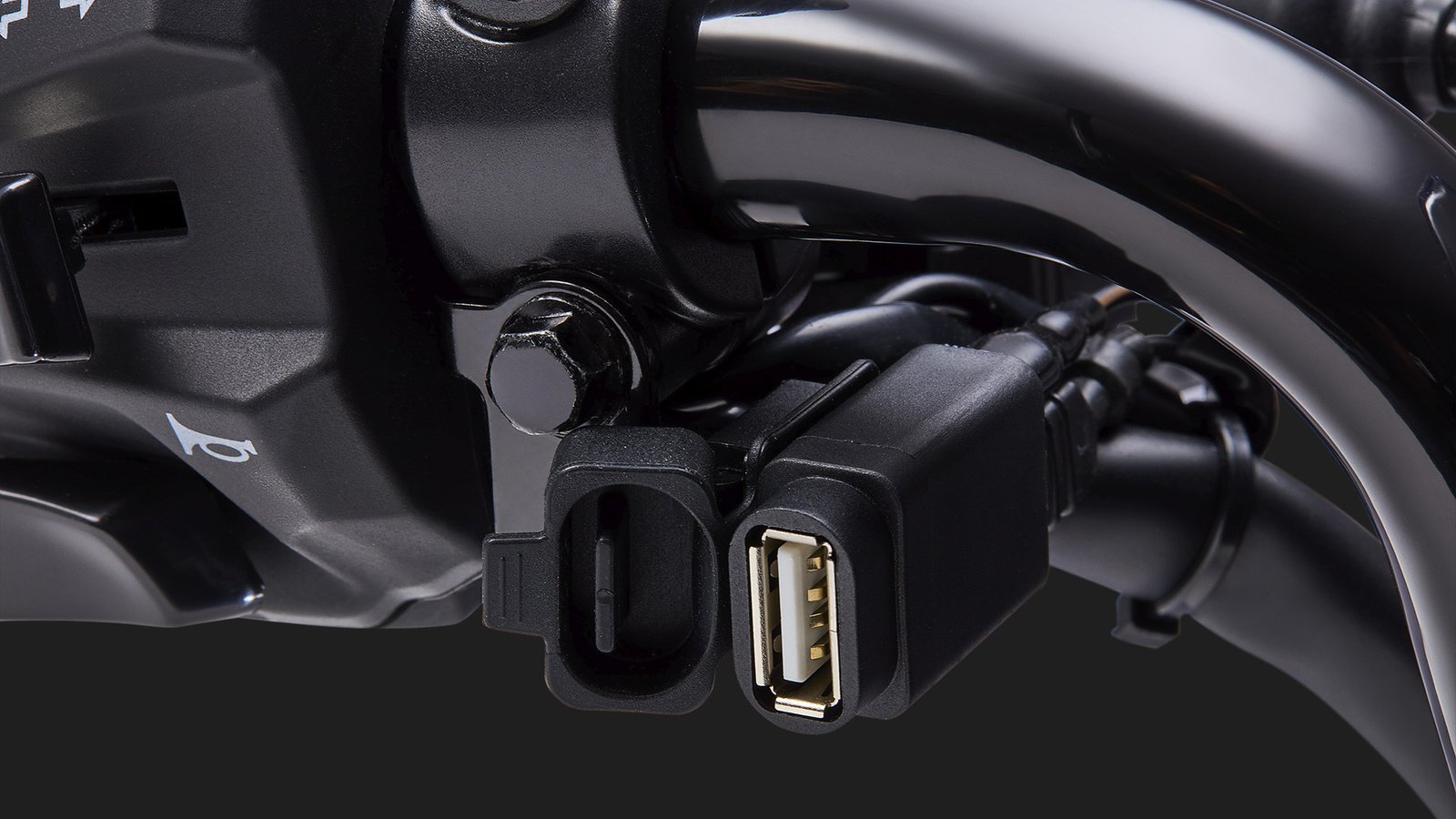 2025-05-07-18-54-39-entrada-usb